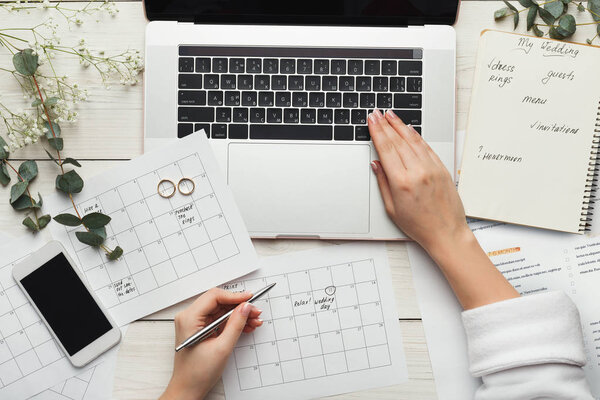 Свадебный фон с контрольным списком планировщика
