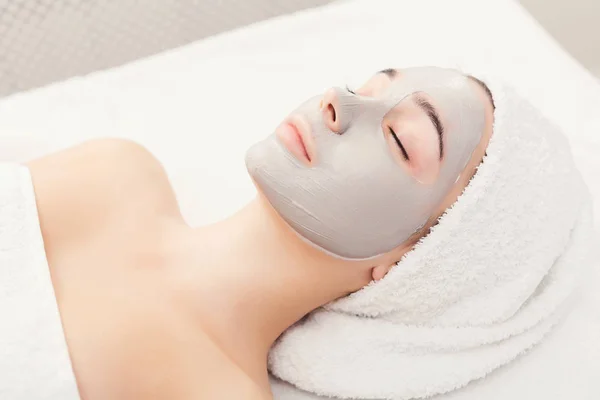 Maschera viso, trattamento di bellezza spa, cura della pelle — Foto Stock