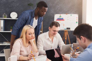 Şirket iş arkadaşlarınızla office fikirleri tartışmak