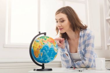 Seyahat hakkında rüya kadın Globe adlı arıyor