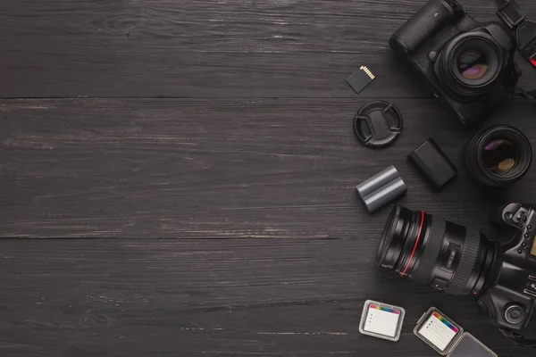 Diversos equipamentos pessoais para fotógrafo — Fotografia de Stock