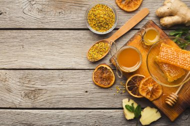 Ahşap tabakta bal türleri