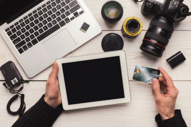 Dijital tablet ile alışveriş online fotoğrafçı