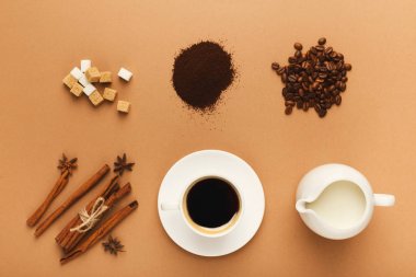 Kahve arka plan, üstten görünüm hazırlanıyor