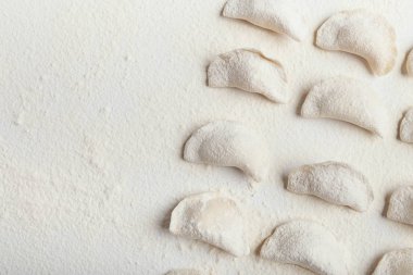 Köfte un tabloyla, tarifi için Düzen