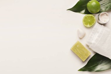 Ev ya da salon kaplıca tedavisi için doğal kozmetik