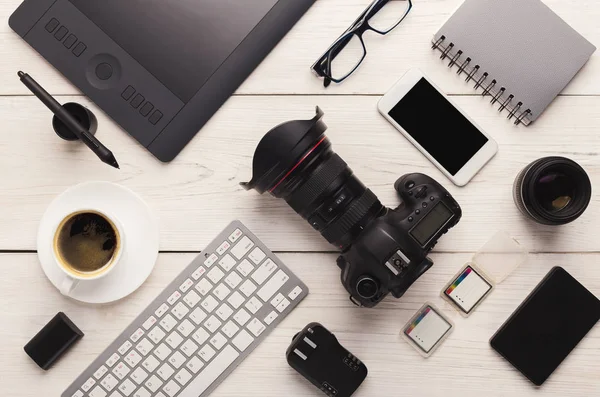 Attrezzature personali diverse per il fotografo — Foto Stock