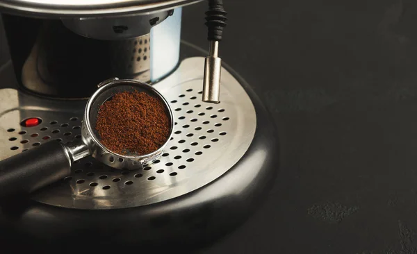 Brewing coffee in professional machine, closeup — Stock Photo, Image