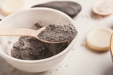 Ev ya da salon kaplıca tedavisi için doğal kozmetik