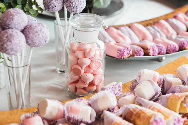 Mesa de postres para cualquier día festivo —  Fotos de Stock