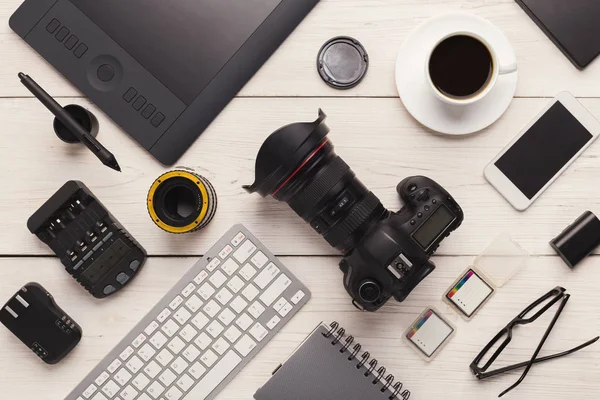 Olika personliga utrustning för fotograf — Stockfoto