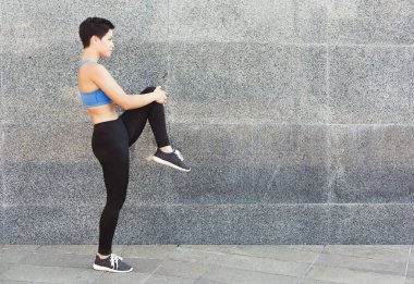 Eğitim açık havada germe, fitness kadın