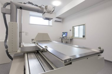 En yeni ve en son ekipmanlarla modern laboratuvar içi