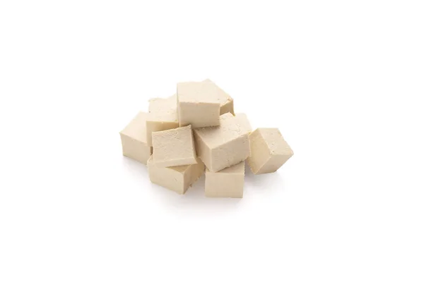 Cubos de queijo Tofu de soja, isolados sobre branco — Fotografia de Stock