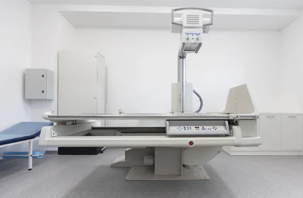 Intérieur moderne de laboratoire avec équipement multifonctionnel à rayons X — Photo