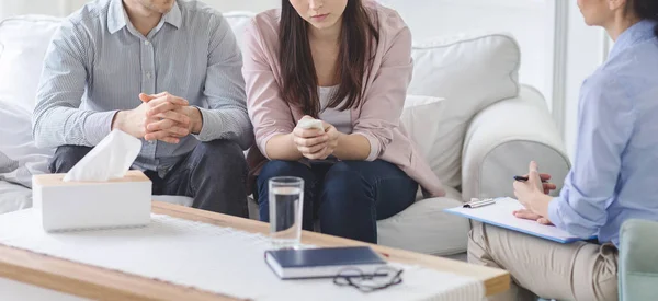 Cropped photo of couple visiting marital therapist — 스톡 사진