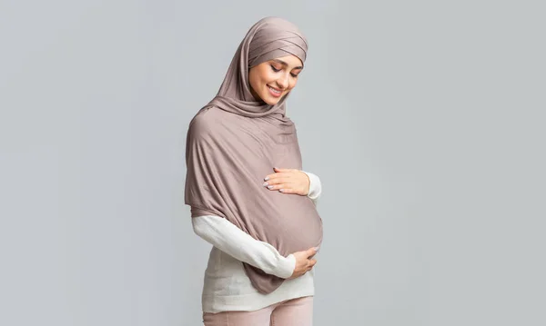 Hijab Pregnant Pictures Hijab Pregnant Stock Photos Images Depositphotos
