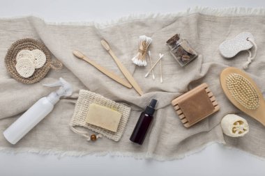 Sıfır atık. Doğal, plastiksiz, bambu diş fırçası.