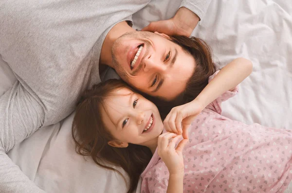 Top view of handsome single father and his little daughter — 스톡 사진