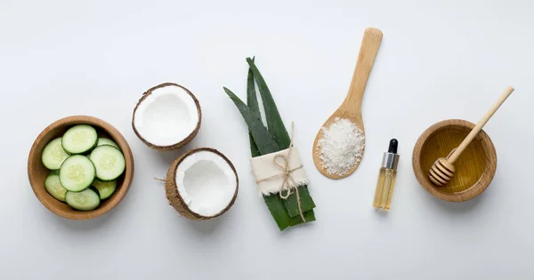 Homemade natural cosmetics for bath and body — Stock Photo, Image