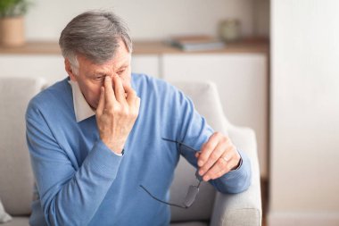 Üst Düzey Masaj Burun Köprüsü Koltuğa Oturan Seçici Odaklanma
