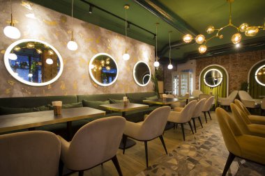 yeni ve temiz bir lüks restoranda Avrupa tarzı