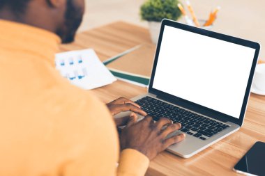 Lapop mali raporunda yazan Afro işadamı