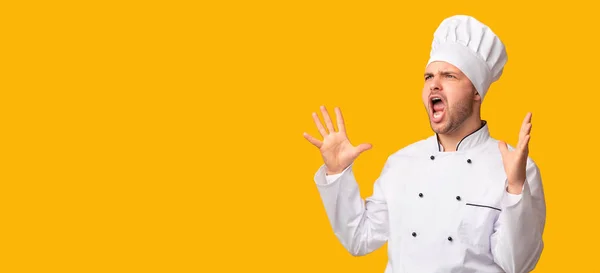 Emotional Chef Man Shouting Standing Over Yellow Studio Background, Panorama — Stock Photo, Image