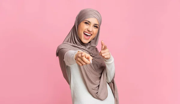 Positive Arabic Woman Pointing Fingers At Camera Posing On Pink Background — 스톡 사진