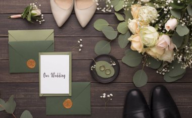 Şık gelin ve damat ayakkabıları ve evlilik aksesuarları.