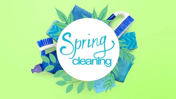 Wiosenne czyszczenie ilustracji nad różnymi czystymi narzędziami na zielonym tle — Zdjęcie stockowe
