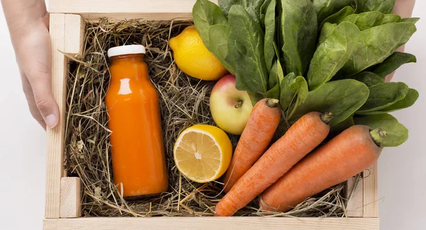 Assorted fruits and vegetables in wooden box for preparing detox smoothie — Stock Photo, Image