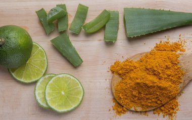 Face Mask with turmeric powder, lime, aloe vera and honey