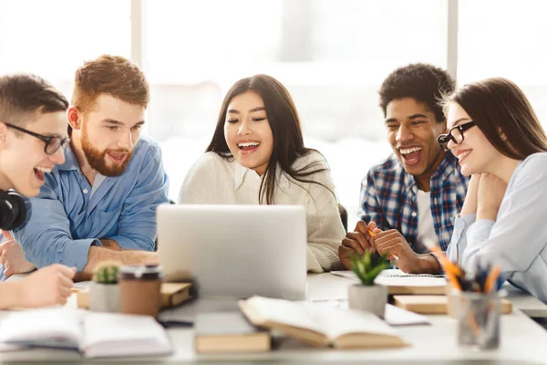 Online education. Group of students studying on computer — Stockfoto