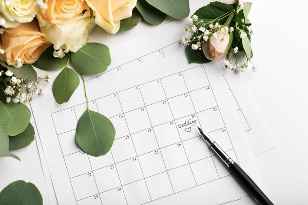 Κείμενο γάμου σε ημερομηνία στο ημερολόγιο, Ημέρα του Αγίου Βαλεντίνου, γαμήλιο δώρο — Φωτογραφία Αρχείου