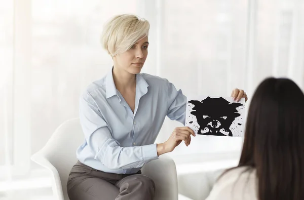 Professional Psychologist Testing Female Patient Showing Inkblot Picture In Office — Stok fotoğraf