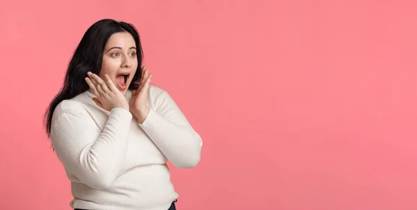 Excited Overweight Girl Shouting At Copy Space Over Pink Background — Stockfoto