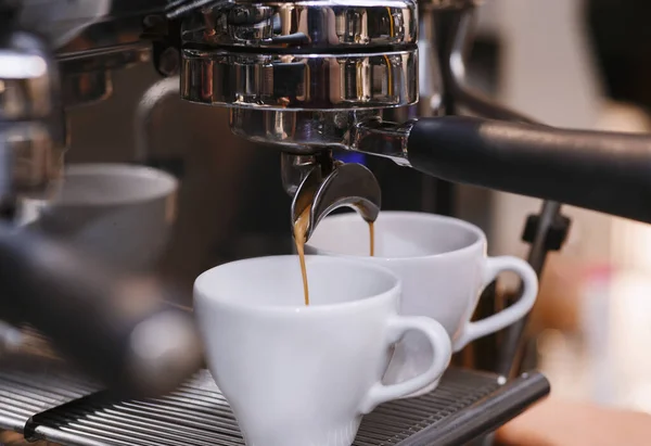 Closeup Of Working Coffee Machine, Barista Making Espresso In Coffeeshop — Stock Photo, Image