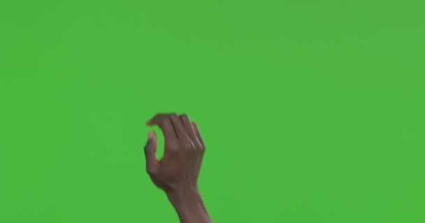 Черный мужчина прокручивает руку, щелкая и скользящие жесты — стоковое видео