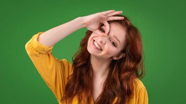 El ele tutuşmada sorun yok Göze yakın, Yeşil Arka plan, Panorama