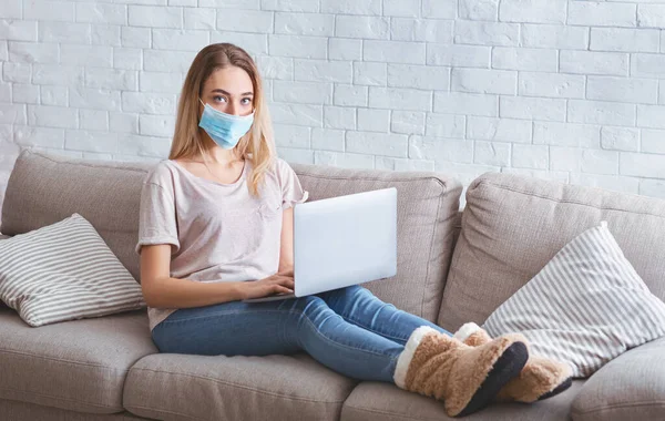 Work from home during quarantine. Girl with laptop — Stock Photo, Image