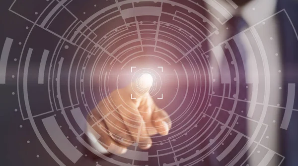 Unerkennbarer Mann scannt Fingerabdrücke auf virtuellem Touchscreen, Panorama, beschnitten — Stockfoto