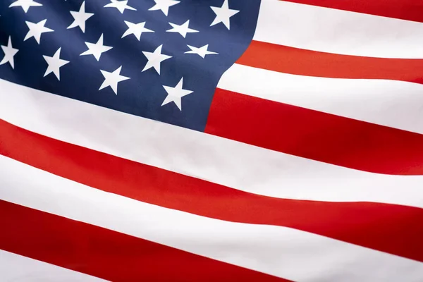Imagen de la bandera americana ondeando en el viento —  Fotos de Stock