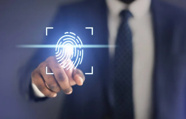 Geschäftsmann Touch-Fingerabdruck-Scanner auf virtuellem Panel für Zugriff, beschnitten — Stockfoto