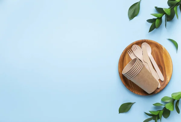 Conceito de preservação do planeta. Utensílios e dispositivos feitos de materiais naturais — Fotografia de Stock