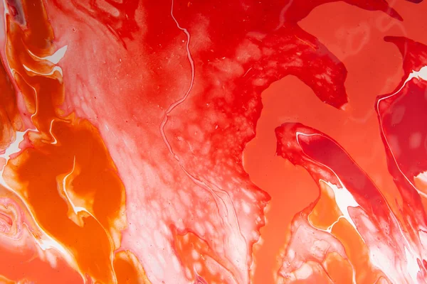 Pittura acrilica astratta in bianco e rosso che rappresenta il movimento — Foto Stock