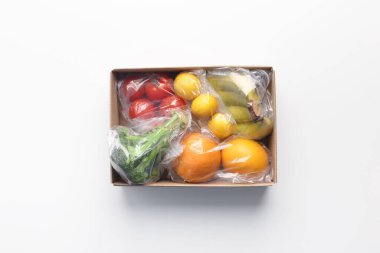 Güvenlik teslimatı. Virüs salgını sırasında eve servis yemekleri