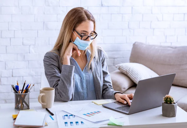 Woman in face shield at workplace stay at home — Stock Photo, Image