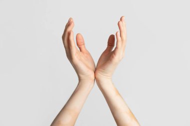 Kronik deri hastalığı. Vitiligo benekli kadın elleri