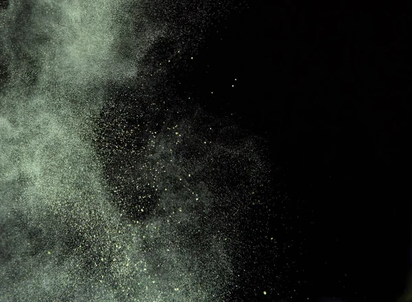 Bílý prášek exploze na černém pozadí, volný prostor — Stock fotografie